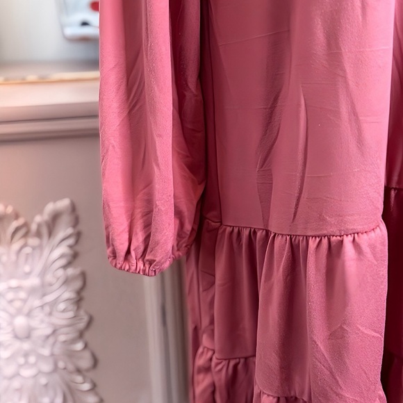 Women’s NWT Ninexis 1X Flowy Pink Long Sleeve‎ Dress - Picture 3 of 8